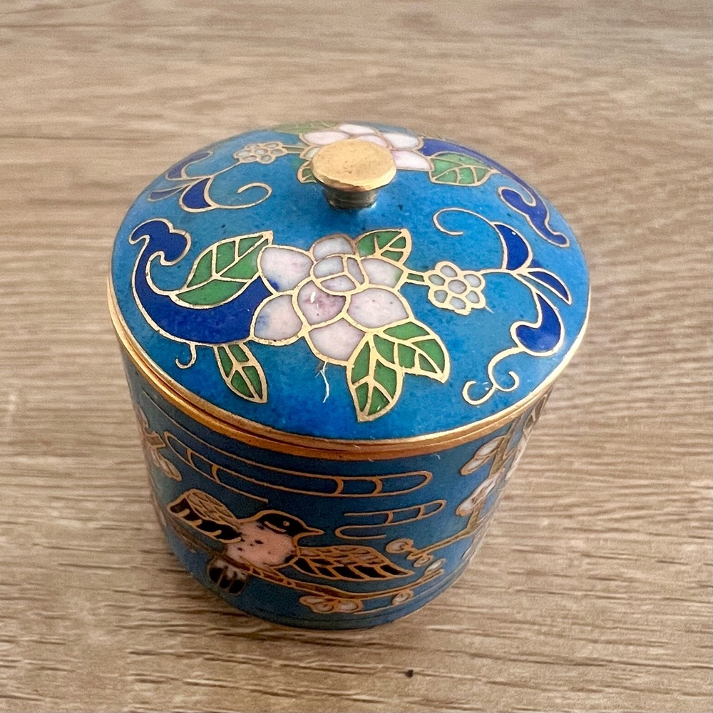 Vintage Chinese Cloisonné Brass Enamel Trinket Box Blue W Magpie &‎ Plum Bossom